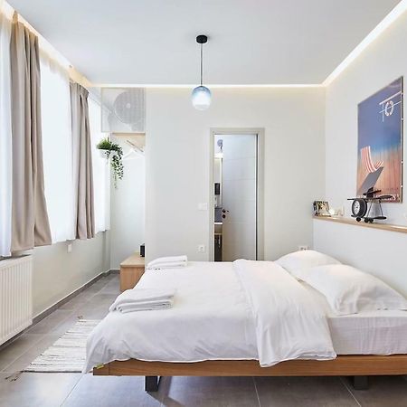 Live In A Funky & Renovated Studio Near Acropolis Athena Bagian luar foto
