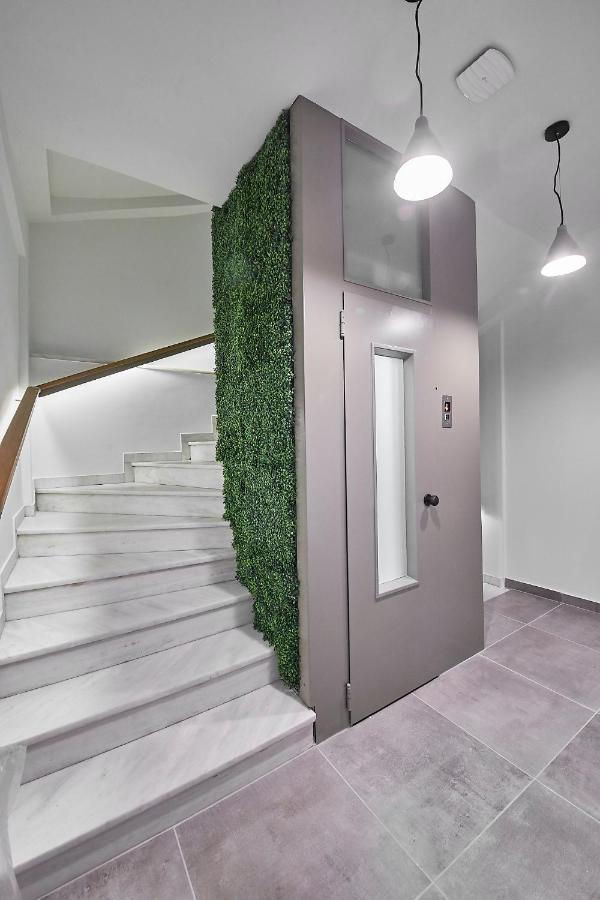 Live In A Funky & Renovated Studio Near Acropolis Athena Bagian luar foto